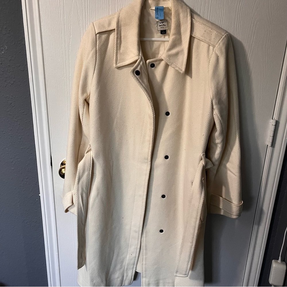 Old Navy Trenchcoat, Cream, L